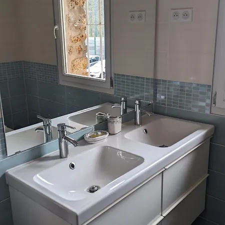 Holiday home Charming Millstone House Btw Paris & Versailles Chaville