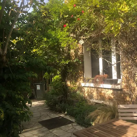 Holiday home Charming Millstone House Btw Paris & Versailles Chaville